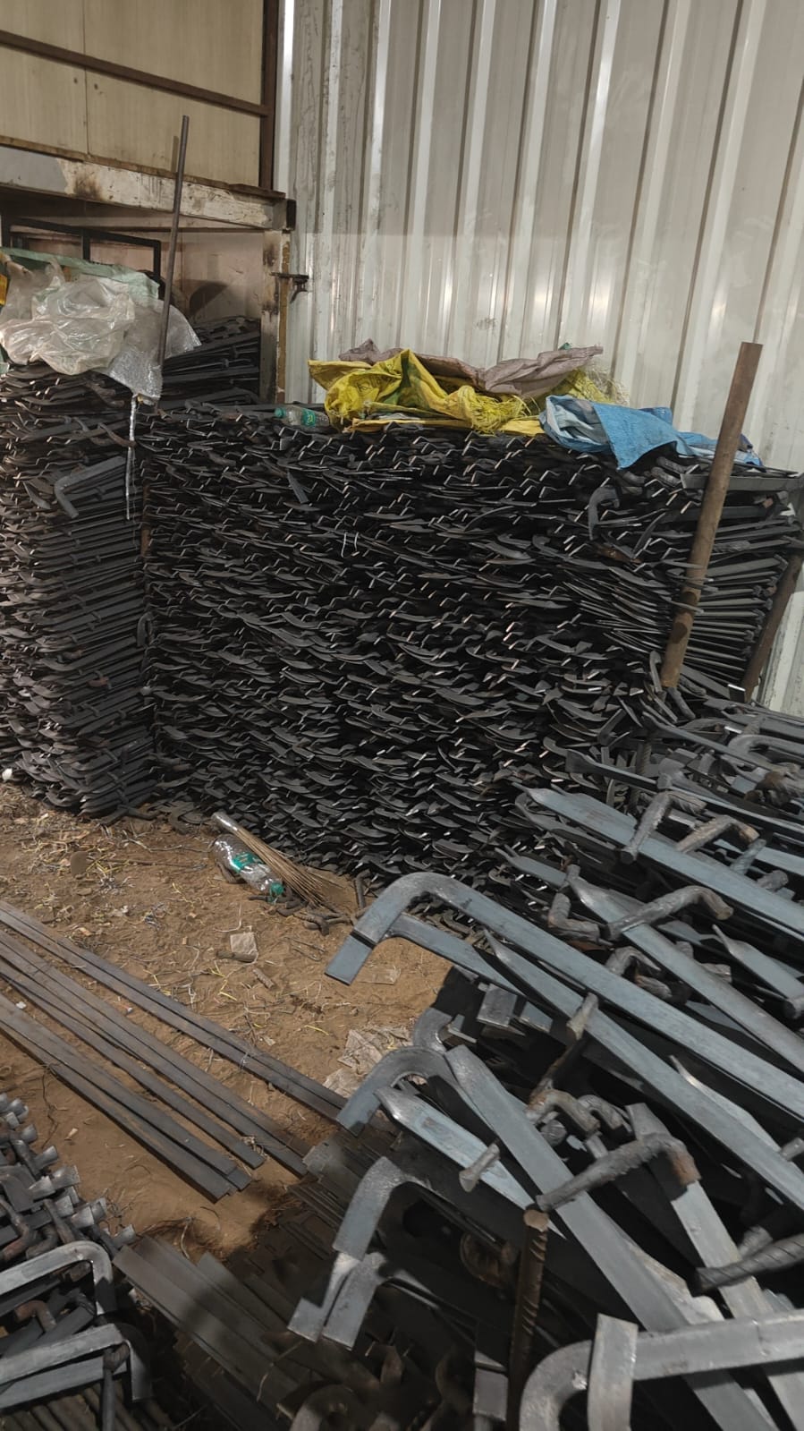 Shuttering clamp (Shikanja) for column shuttering