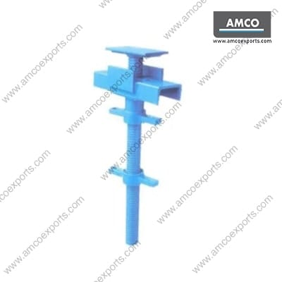 Adjustable double head jack used in formwork and scaffolding systems