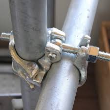 Right Angle vs Swivel -Scaffolding structure using different couplers in construction site applications